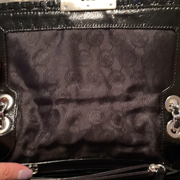 Michael Kors Black Patent Handbag with Silver chain detail - Picture 4 of 7